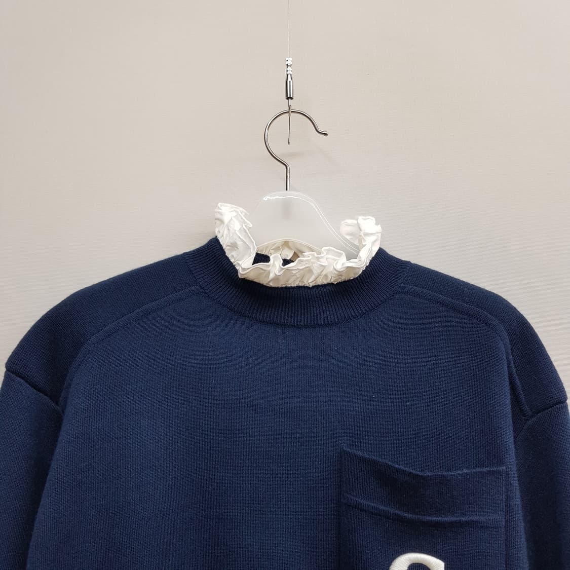 산드로 Sandro 프릴 넥 이니셜 니트 2사이즈 상품이미지3