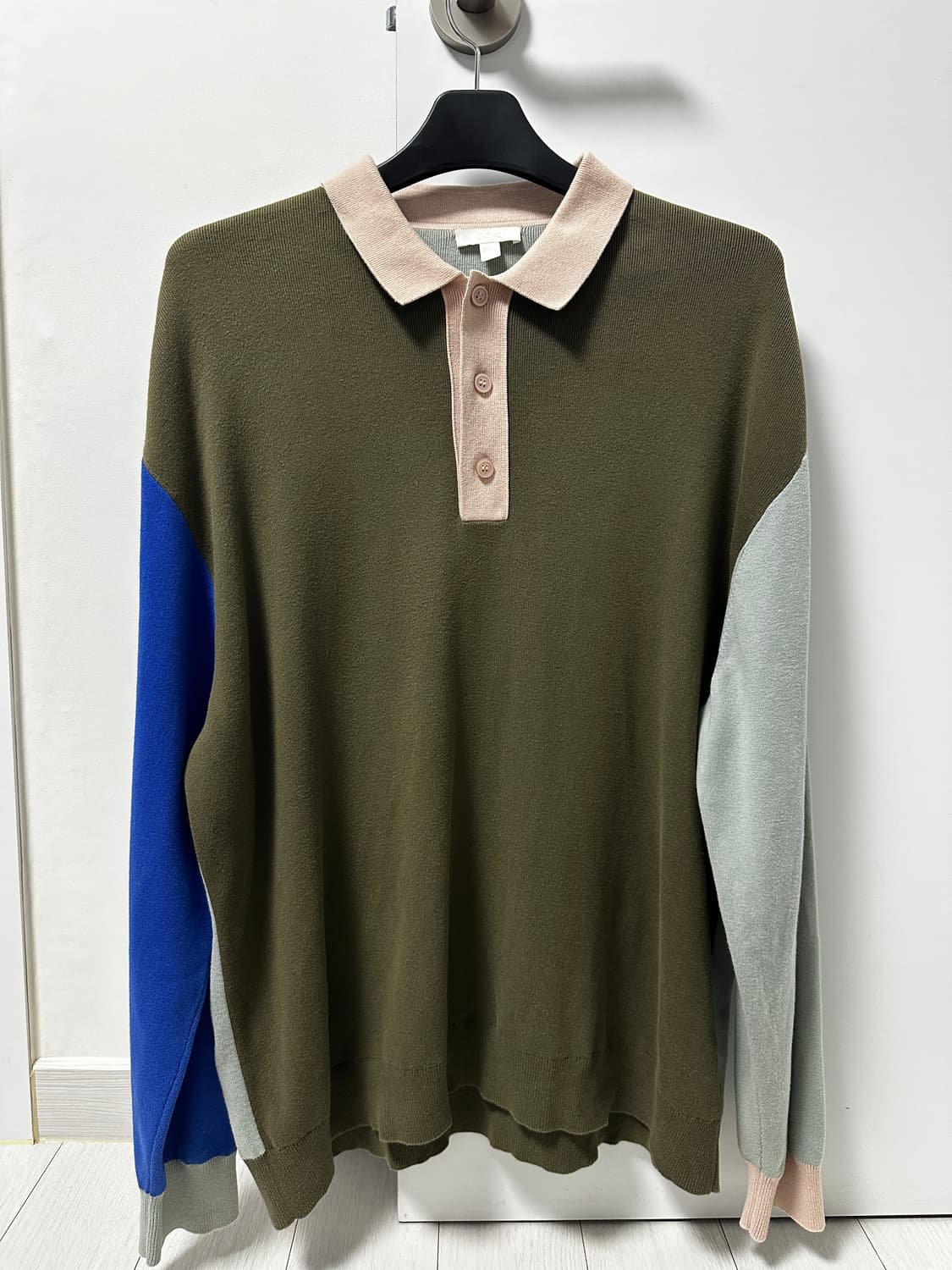 COS 남성 배색 카라 니트 상품이미지6