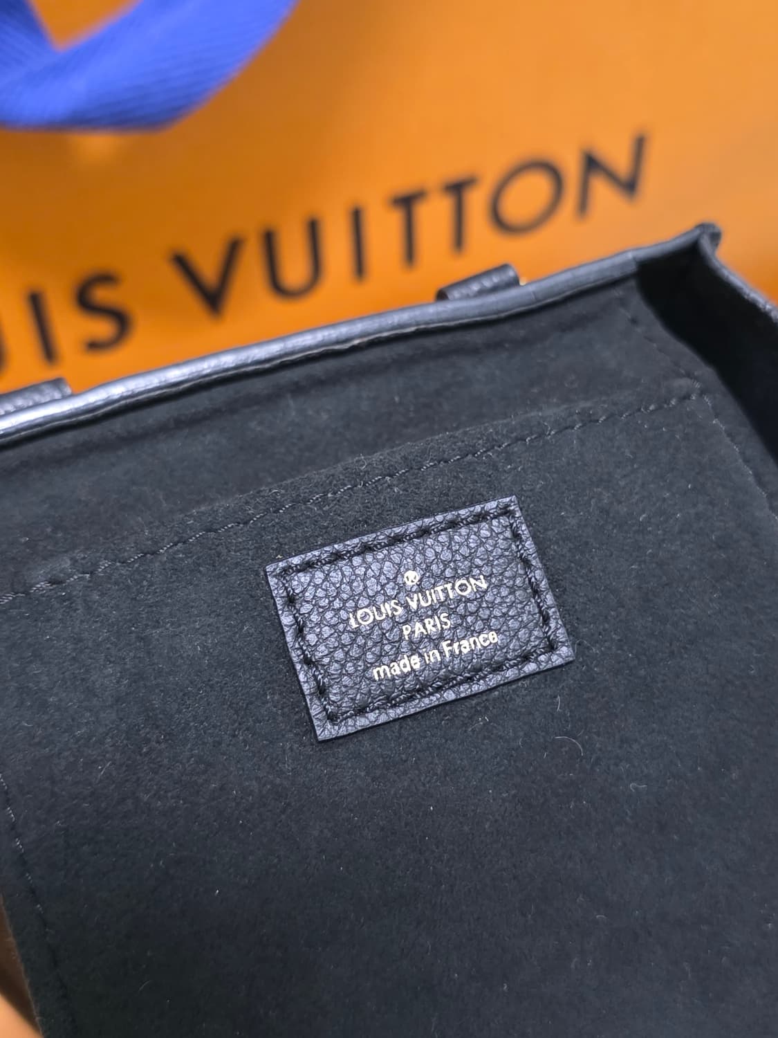 루이비통 쁘띠 삭 플라 바이 컬러 앙프렝뜨 블랙&베이지 크로스백 상품이미지8