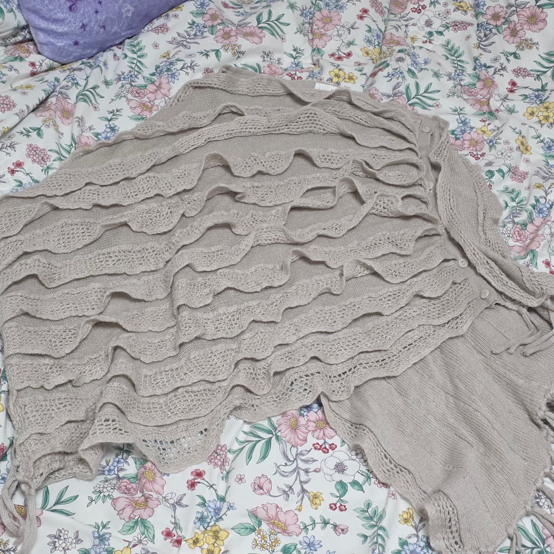 일본빈티지)캐시미어 프릴 니트크로셰 로맨틱 라떼갸루 로맨틱 숄망토판쵸 상품이미지4