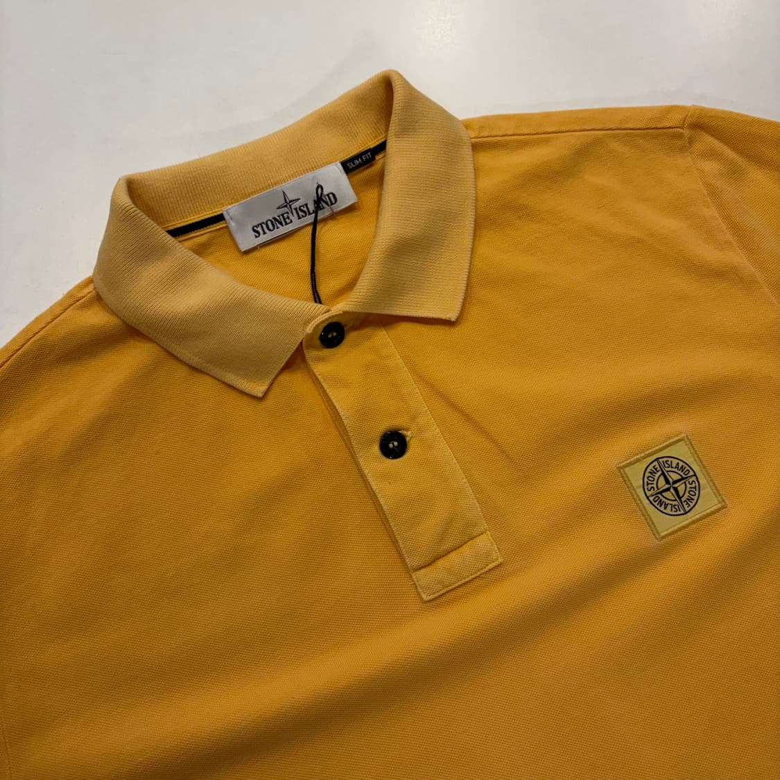 [L] 스톤아일랜드 슬림핏 와펜 반팔 폴로티 옐로우 D691 상품이미지3