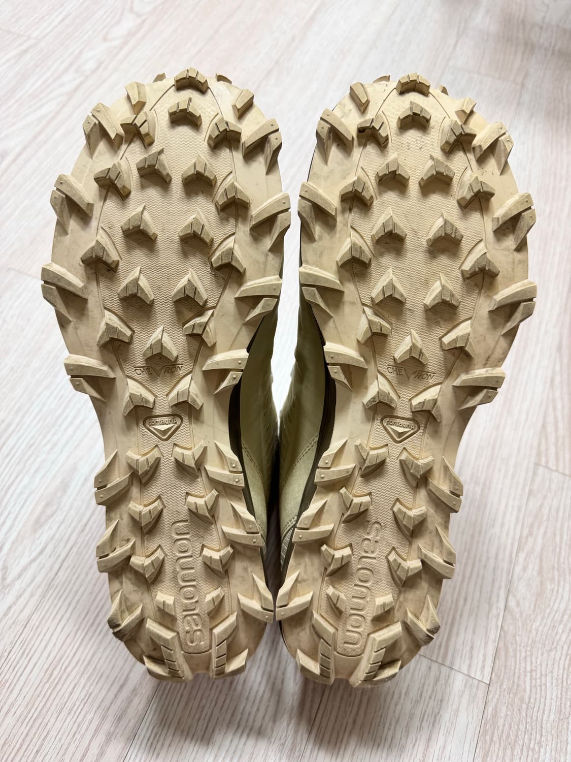 살로몬 퀘스트 엘리먼트 GTX 아이보리 등산화 상품이미지5