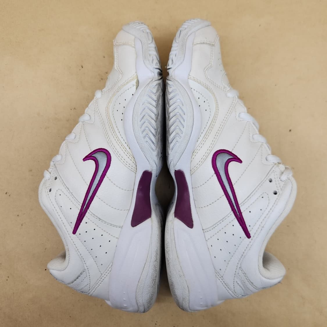 나이키 시티 코트  테니스화 240 상품이미지5