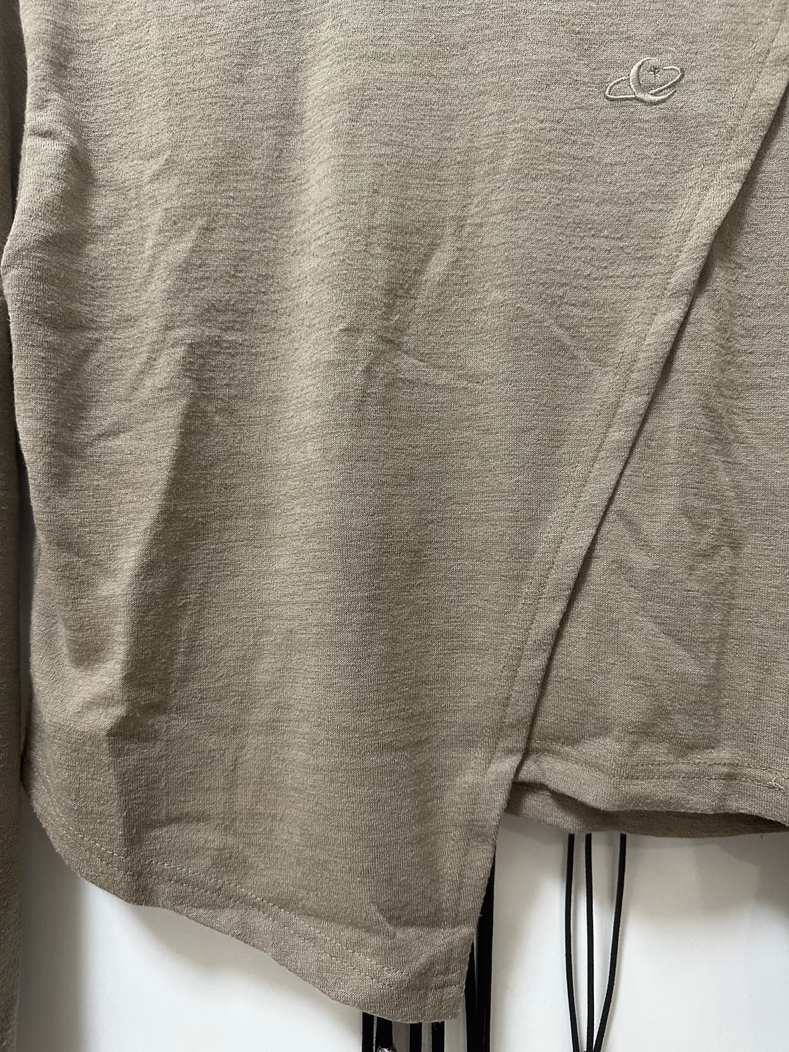 DIAGONAL LOGO UNIQUE TEE KHAKI 상품이미지4