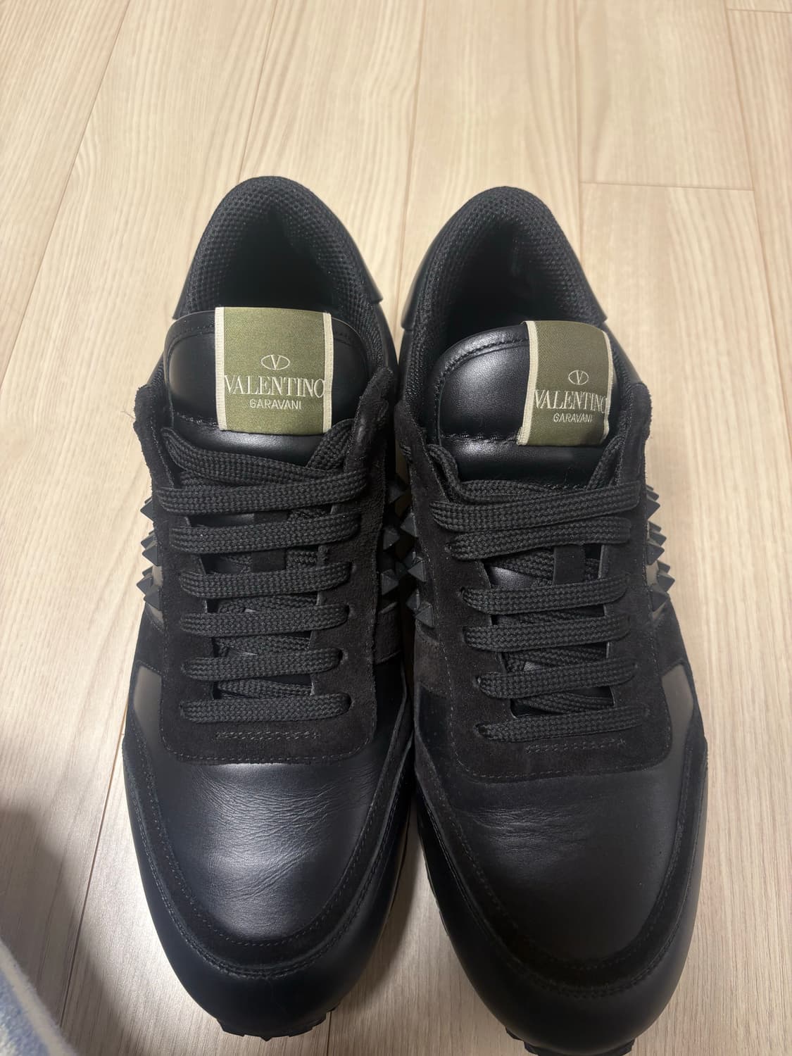 발렌티노 락스터드 스니커즈 상품이미지5