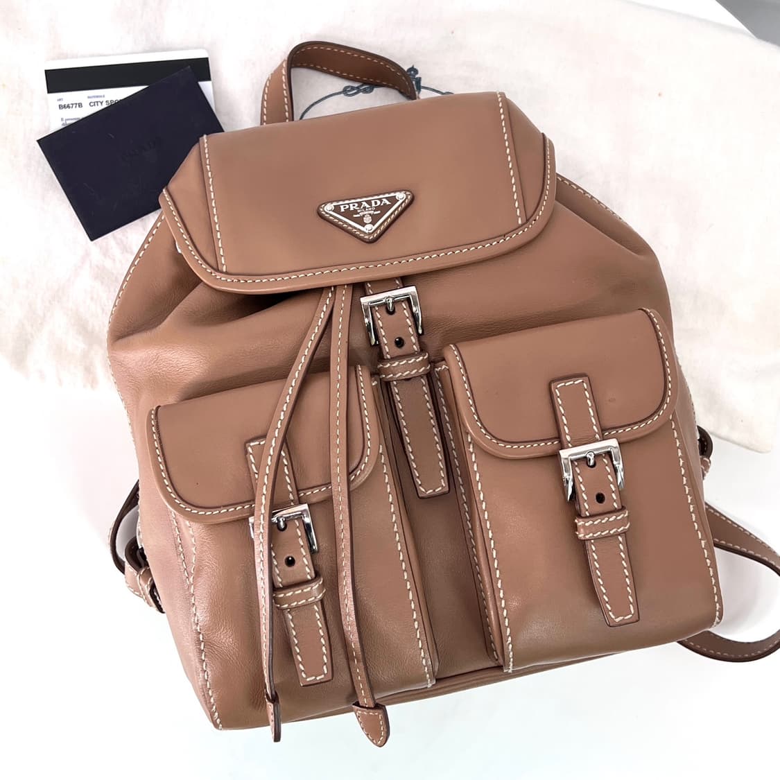 프라다 삼각로고 레더 시티 백팩 (B6677B) 상품이미지4