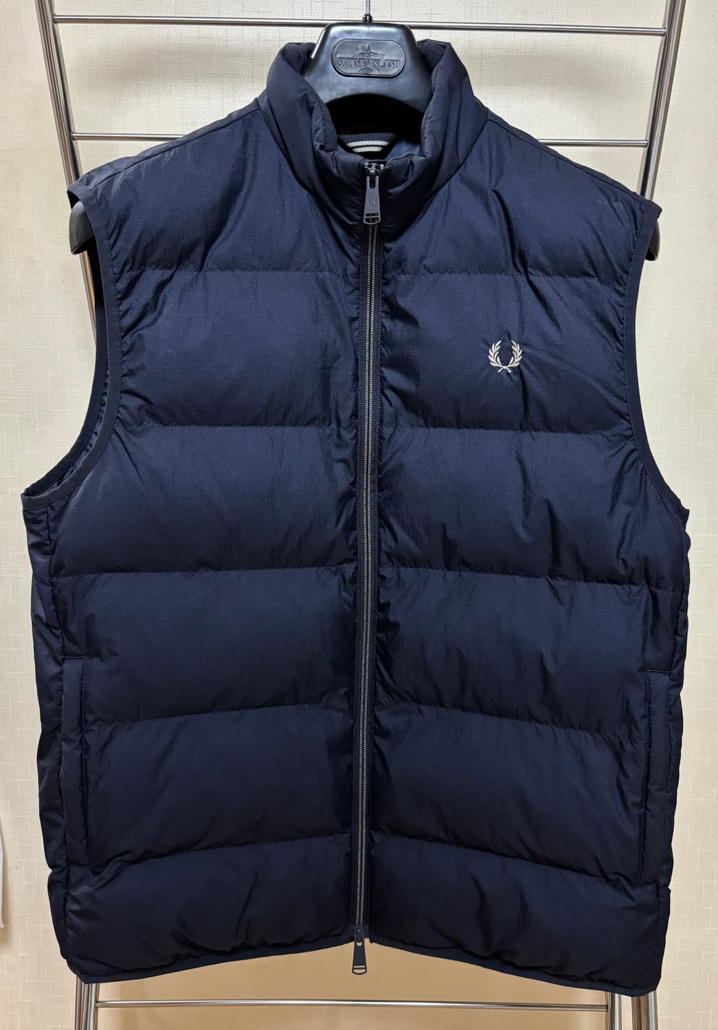 프레드페리 패딩 베스트 상품이미지1