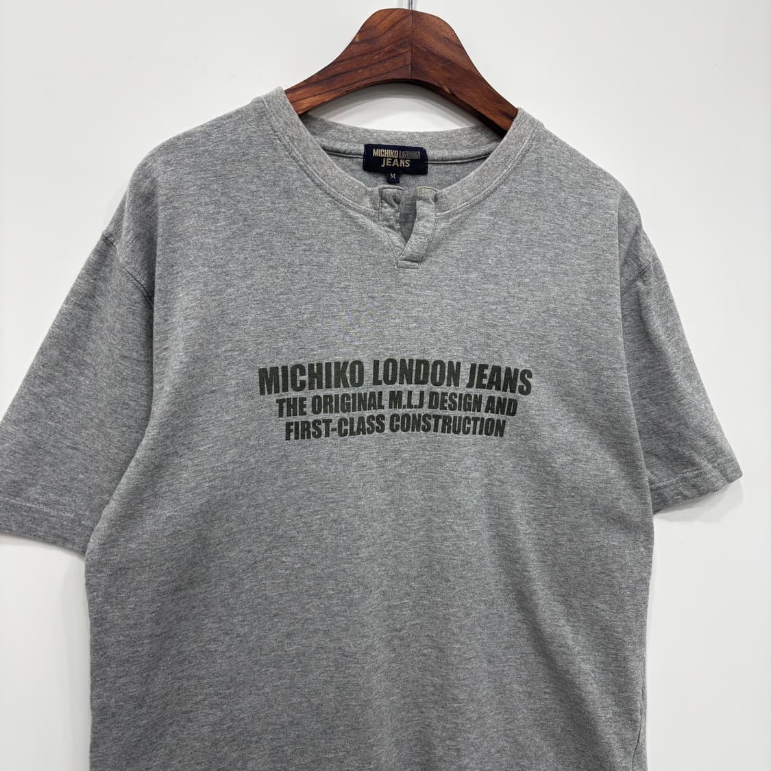 Michiko London Jeans 반팔 티셔츠 상품이미지1