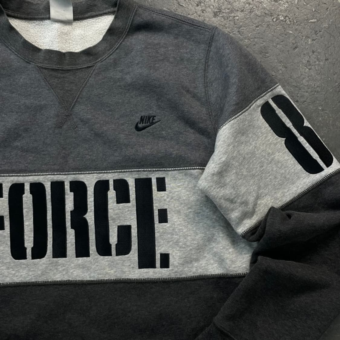 100 나이키 에어포스 맨투맨 상품이미지2