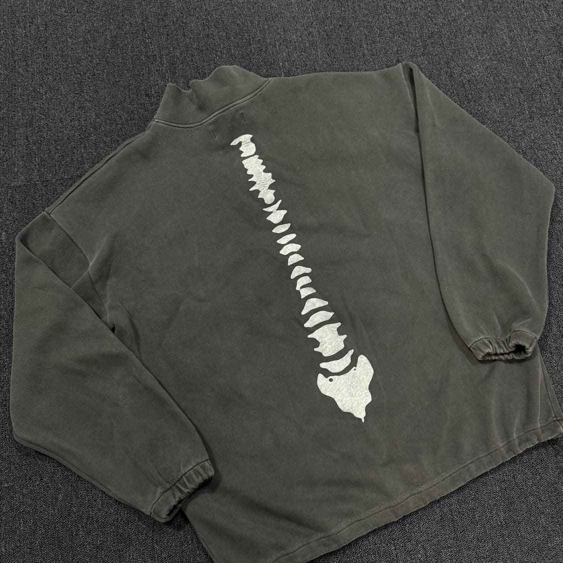 에씰미 썬더볼트 하프 집업 스웻셔츠 상품이미지7