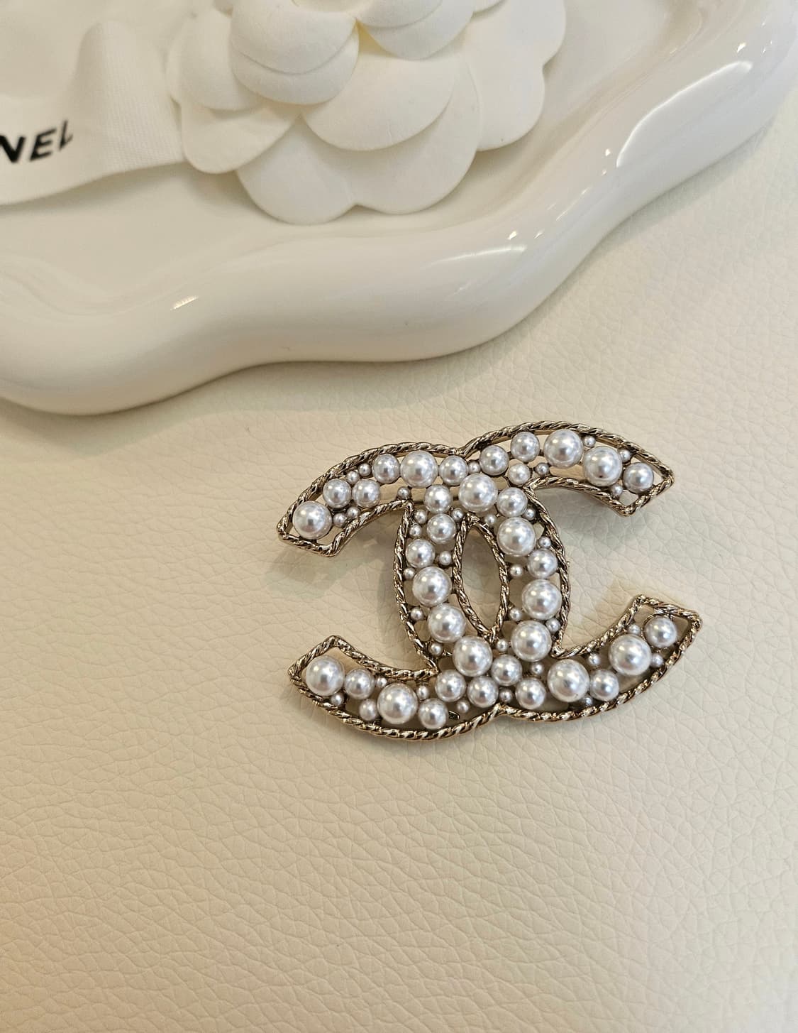 샤넬 CC 멀티진주 앤틱풍 로즈골드 브로치 업사이클링 상품이미지1