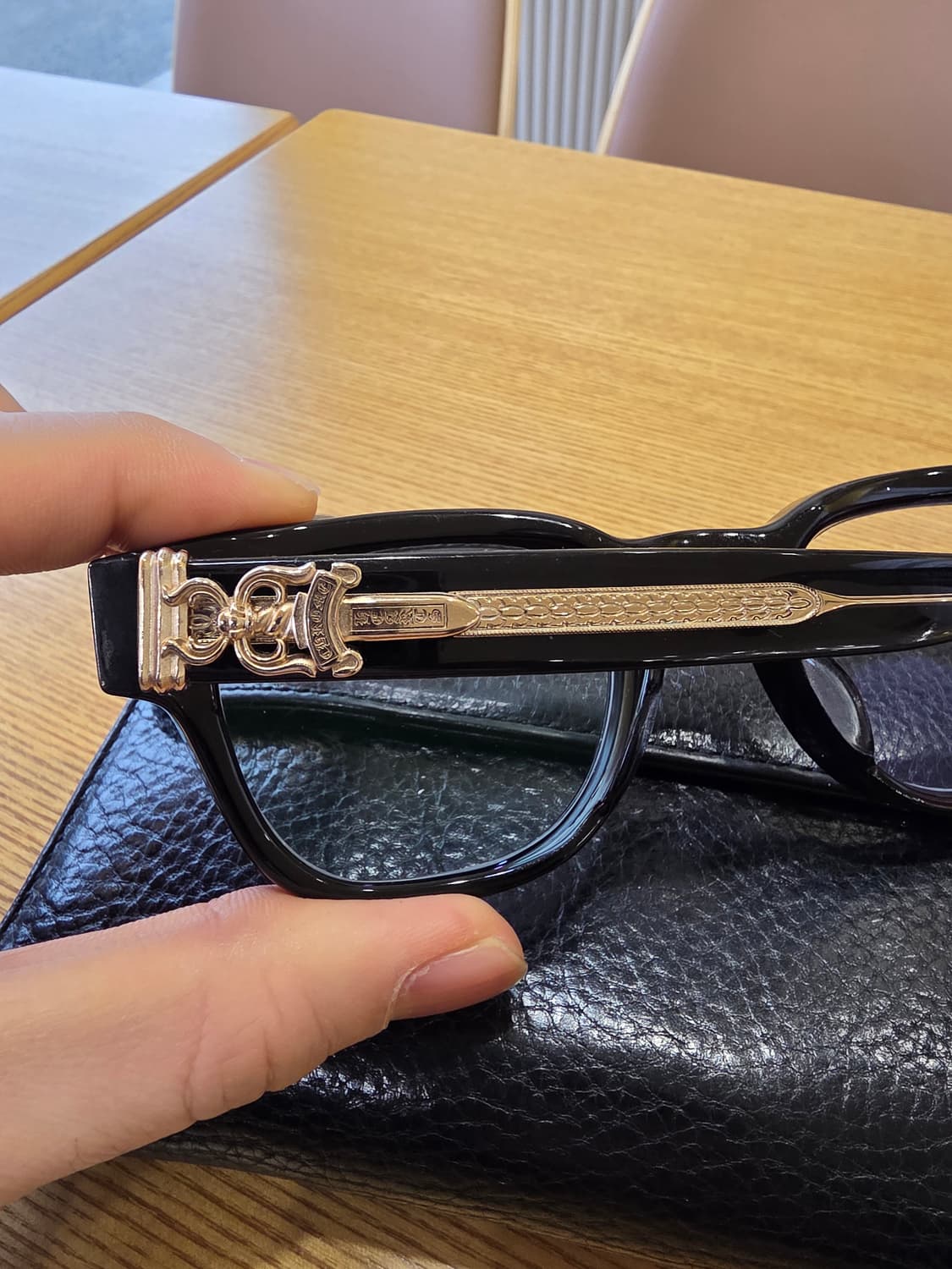 크롬하츠 안경 컨볼루티드 검금 판매합니다  상품이미지3