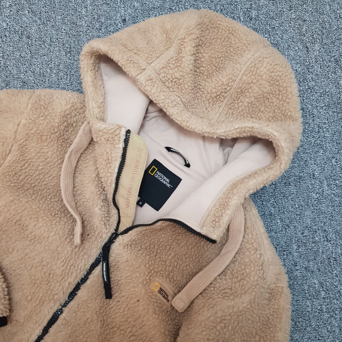 내셔널지오그래픽 베이지 뽀글이 자켓  상품이미지2