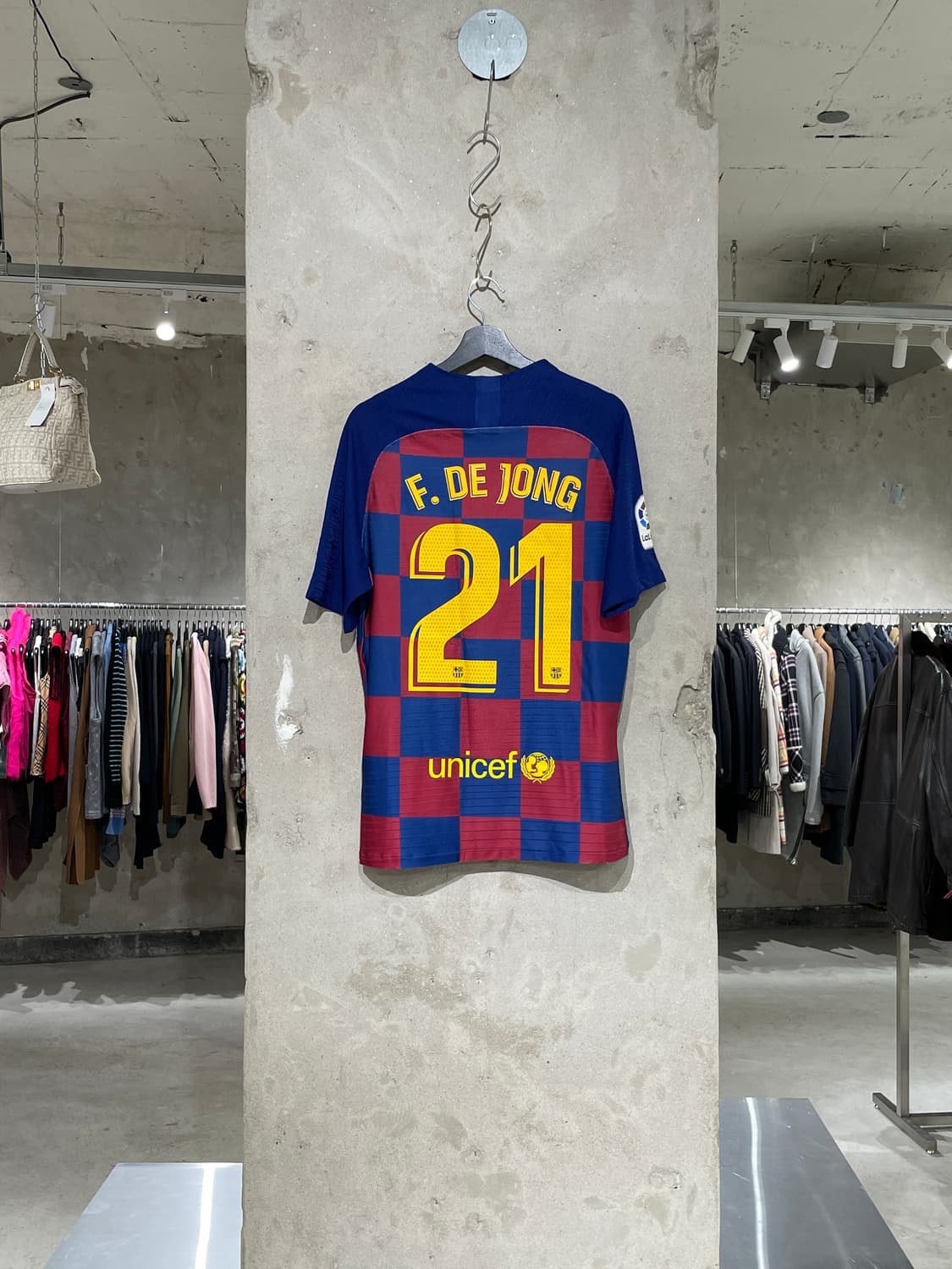 나이키 FC 바르셀로나 19-20 프렝키 더 용 홈 유니폼 상품이미지6