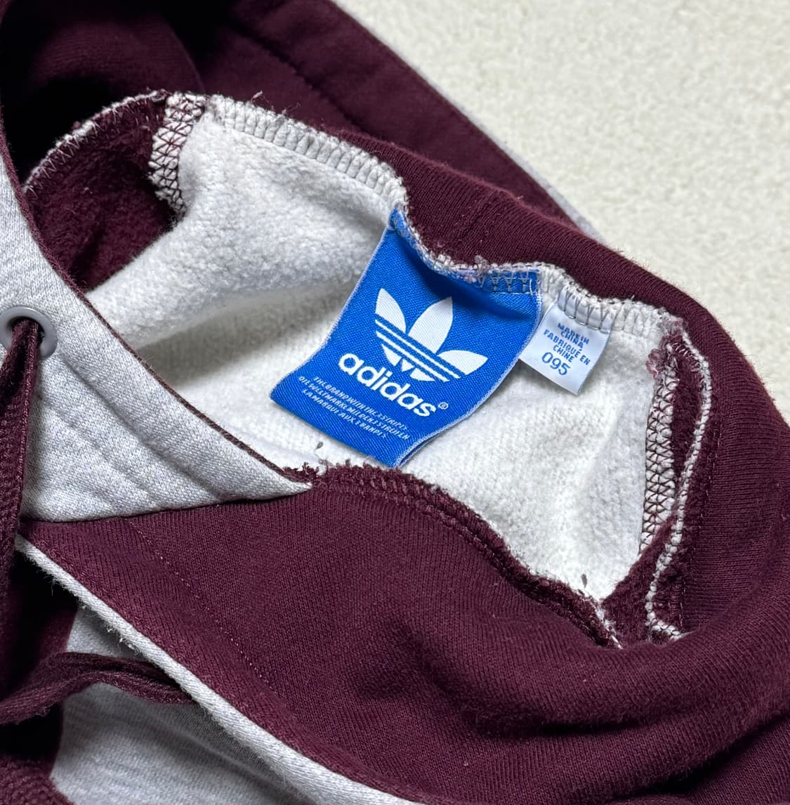 아디다스 버건디 그레이 후드티 상품이미지4