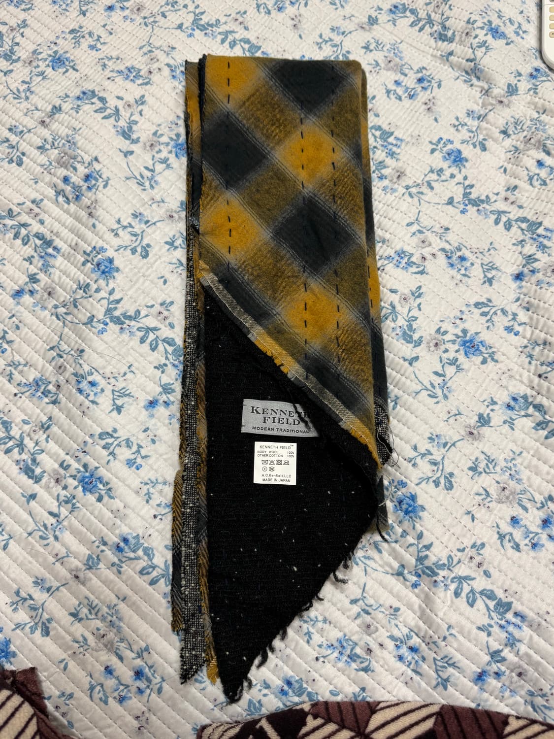 케네스 필드 옐로우 체크 울 머플러 상품이미지2