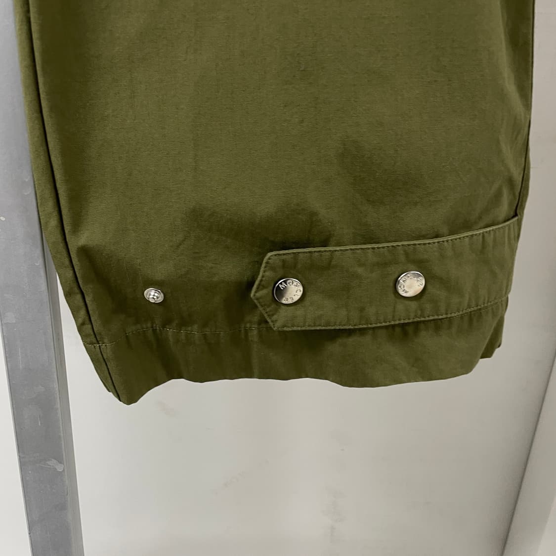 몽클레어 크레이그그린 카키 팬츠 M 상품이미지4