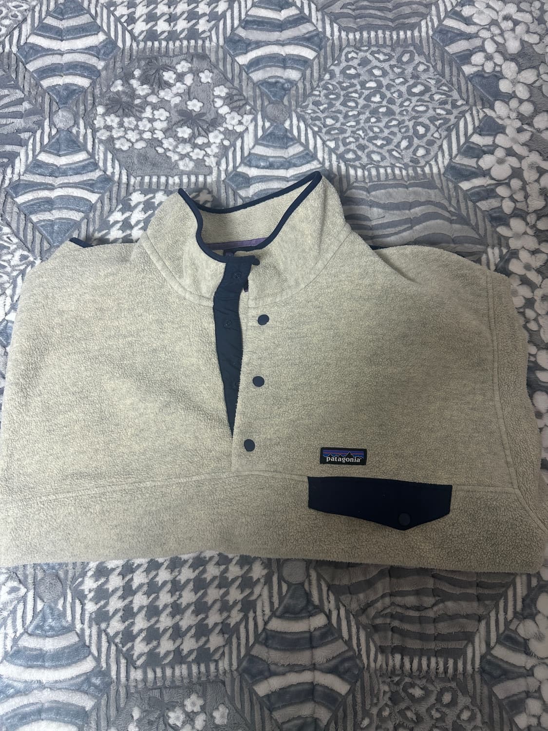 파타고니아 신칠라 오트밀 L팝니다. 상품이미지2