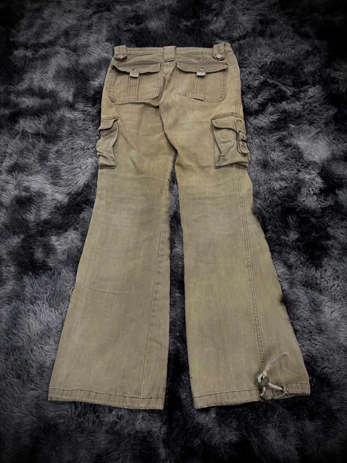 카키 멀티포켓 스트랩 디테일 부츠컷 카고팬츠 상품이미지2