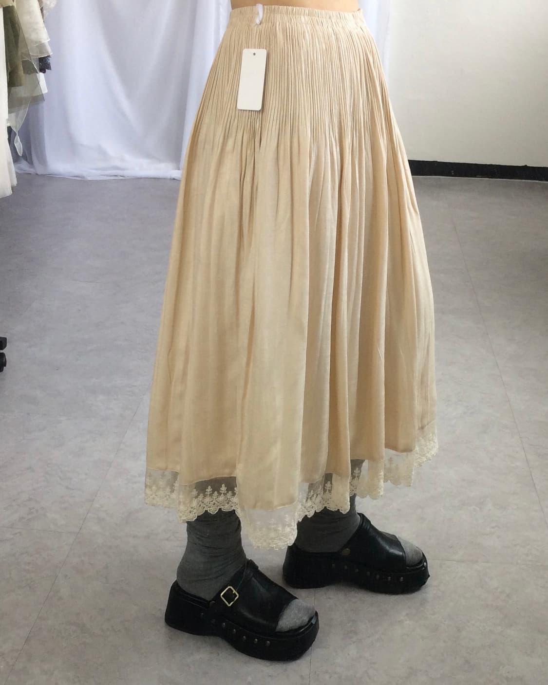 Lace point pleats long skirt 상품이미지4