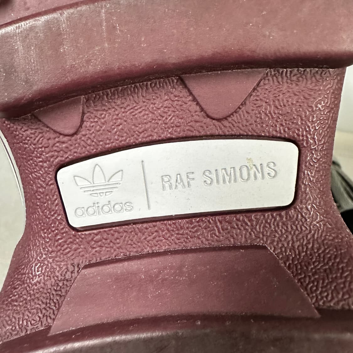 아디다스 X 라프 시몬스 디트로이트 러너 그레이 마룬 상품이미지8