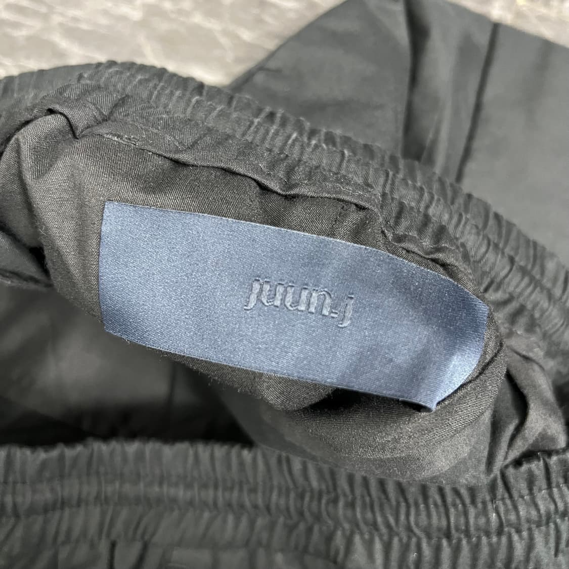 Juun.J 준지 블랙 카고 조거 팬츠 상품이미지6