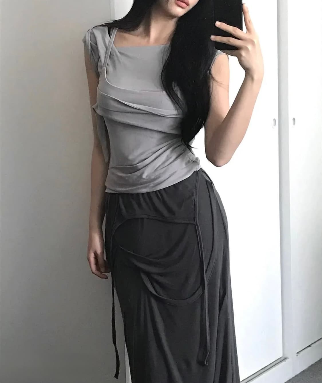 [새상품]플레어업 비대칭 드레이프 롱 스커트 블랙 상품이미지6