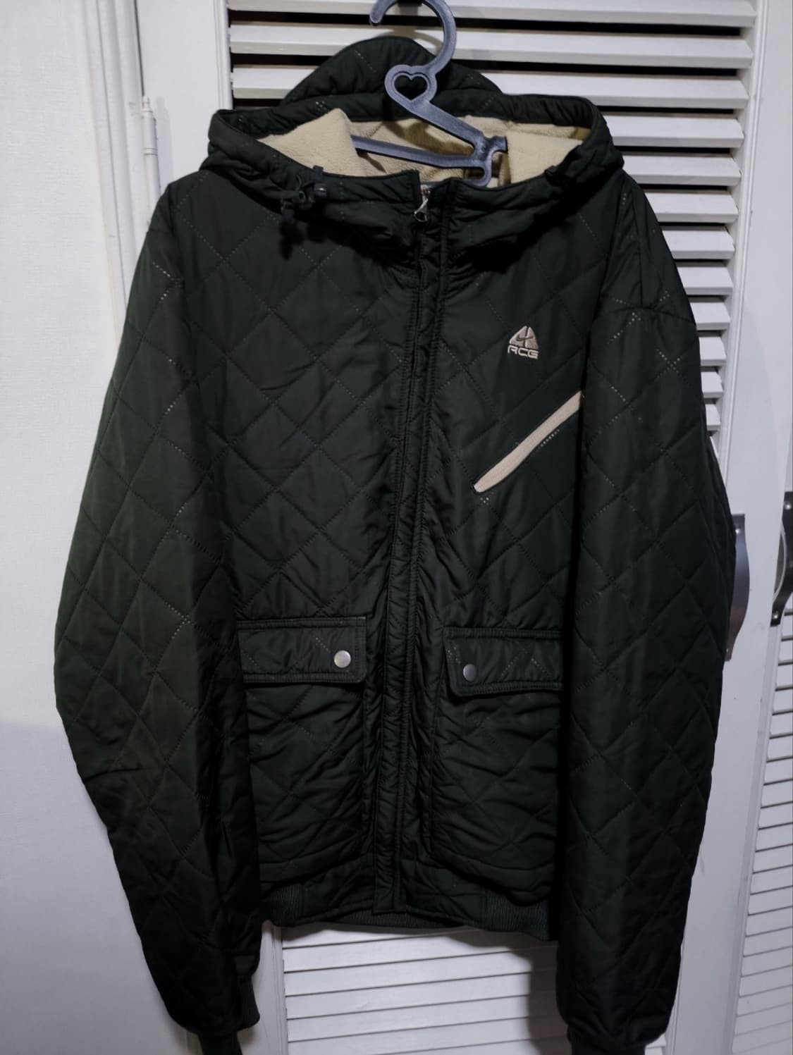 100 나이키 ACG 딥그린 퀼팅후드 유틸리티 상품이미지1