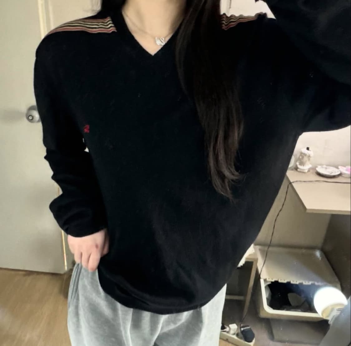 정품 버버리 레드 로고 브이넥 스트라이프 포인트 긴팔 니트 🖤❤️ 상품이미지3