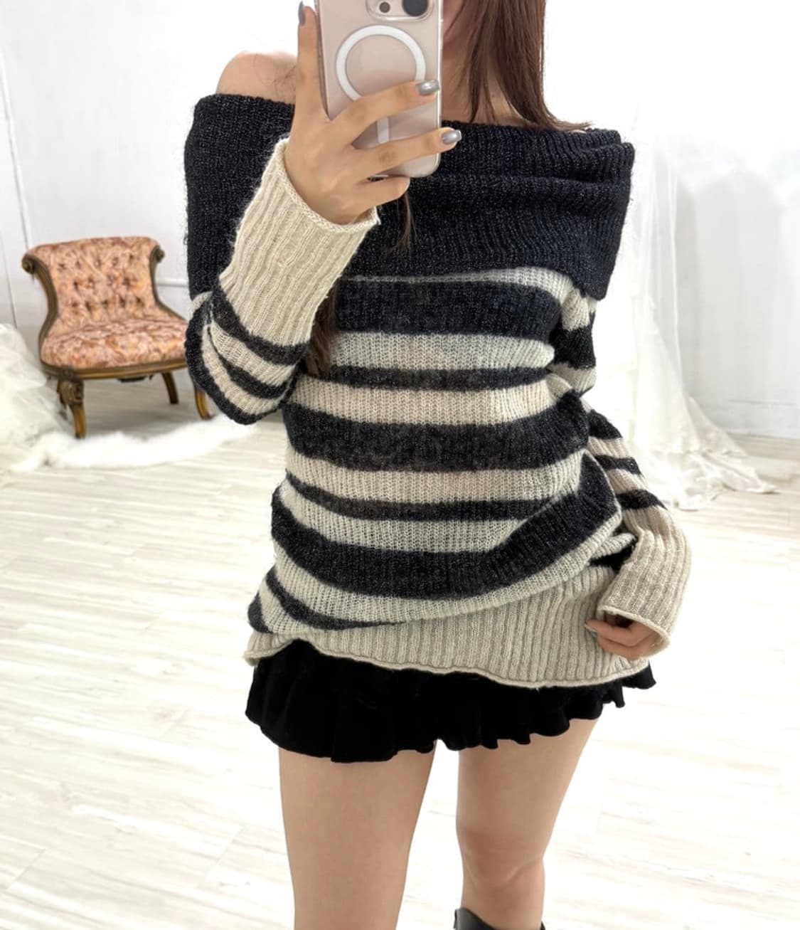 오프숄더 스트라이프 모헤어 니트 상품이미지1