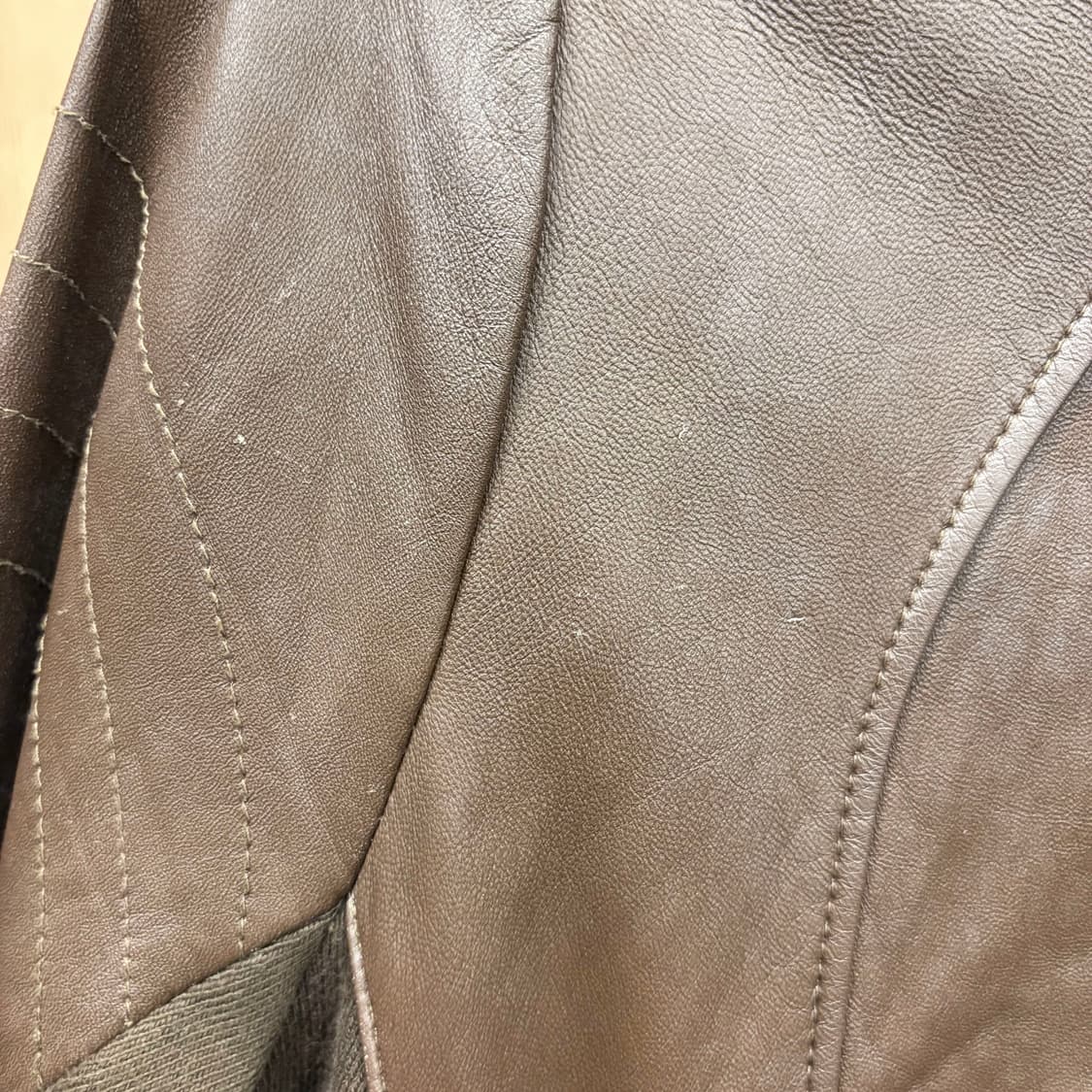 빈티지 레더 라이더 자켓 소매 스트레치 패널 배색 포켓 디테일 브라운 상품이미지10