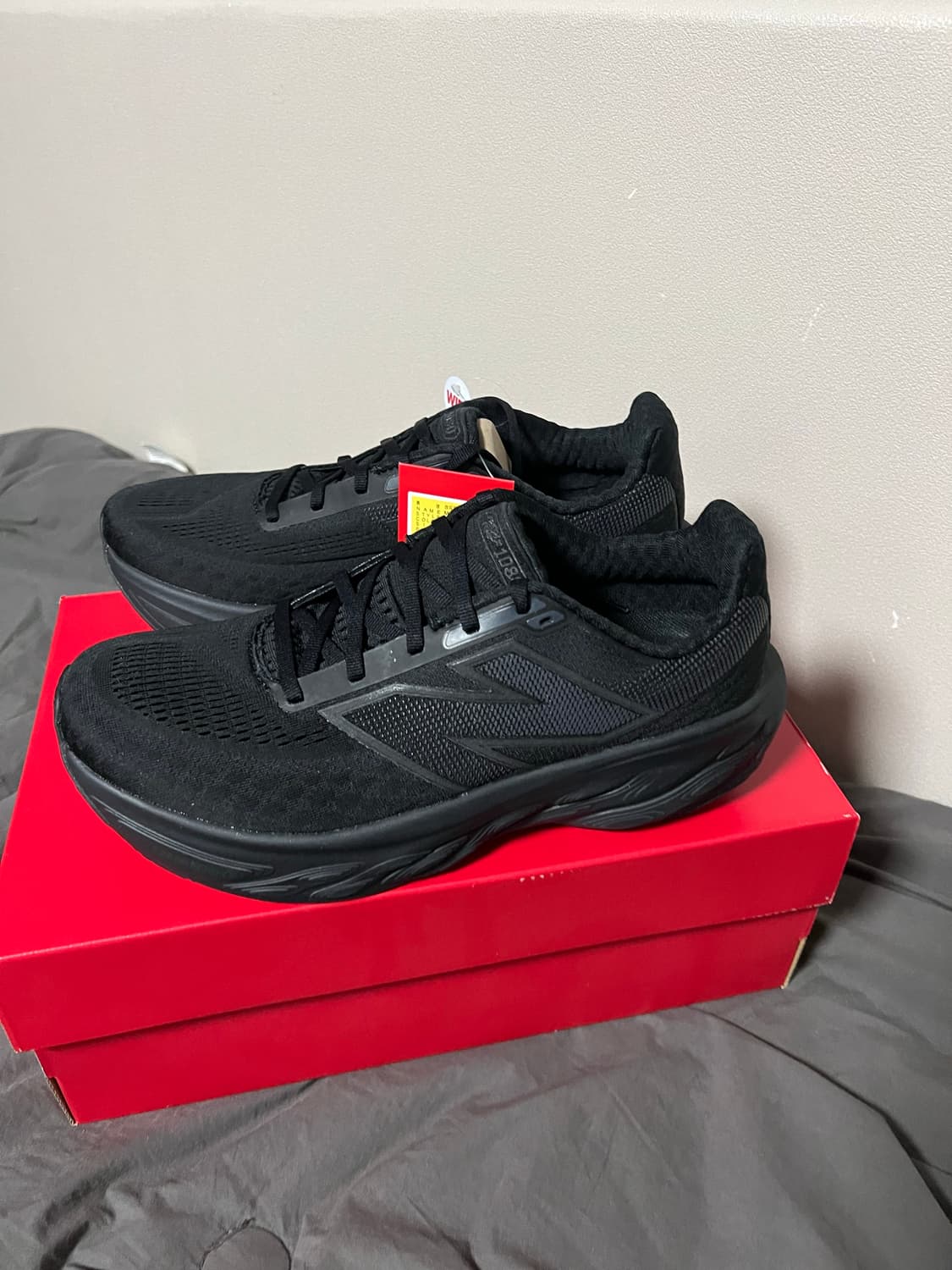 (265) 뉴발란스 러닝화 프레시폼 1080 블랙 새상품 상품이미지1