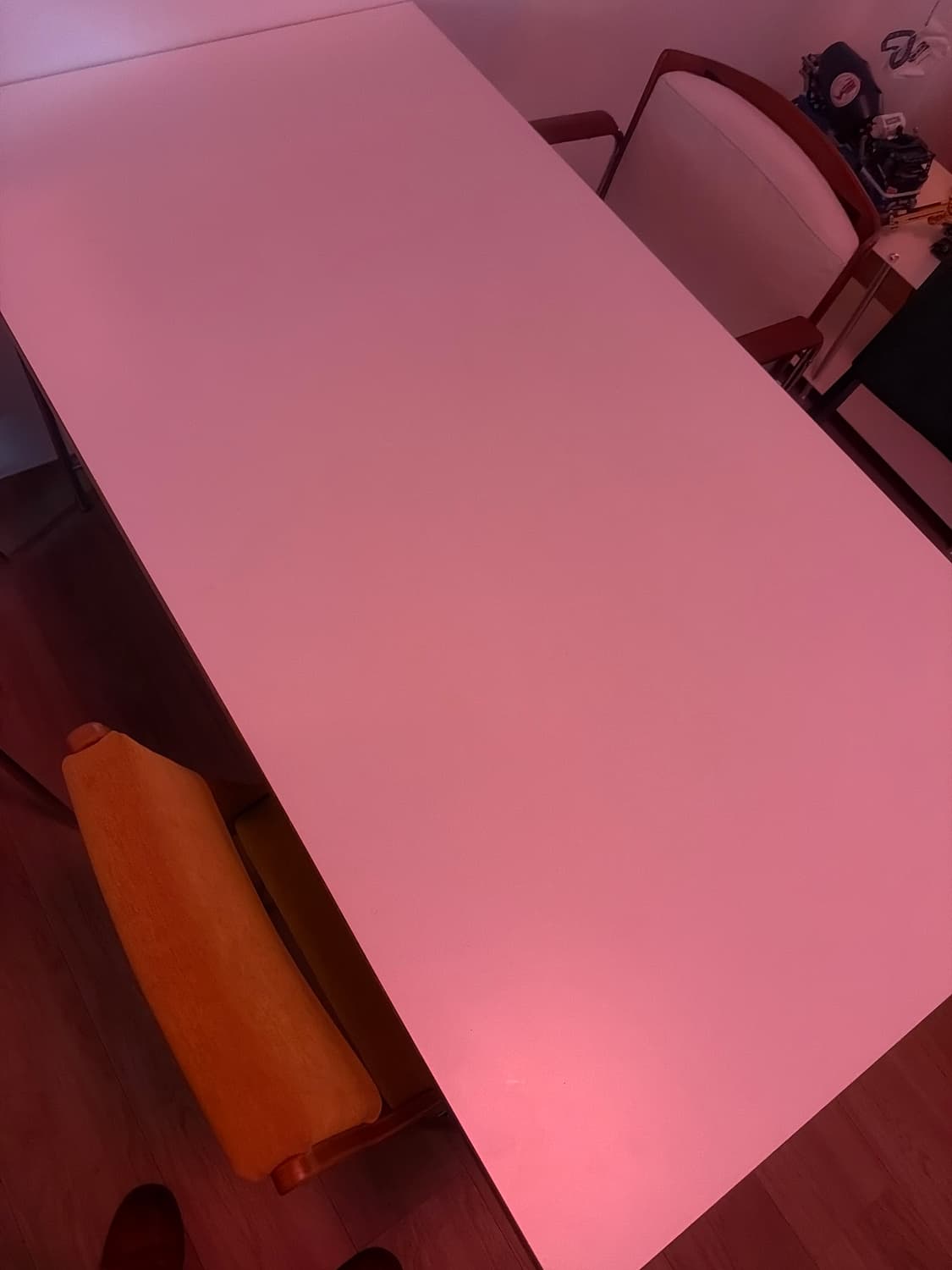 리차드램퍼드 테이블 1600 팝니다 상품이미지2