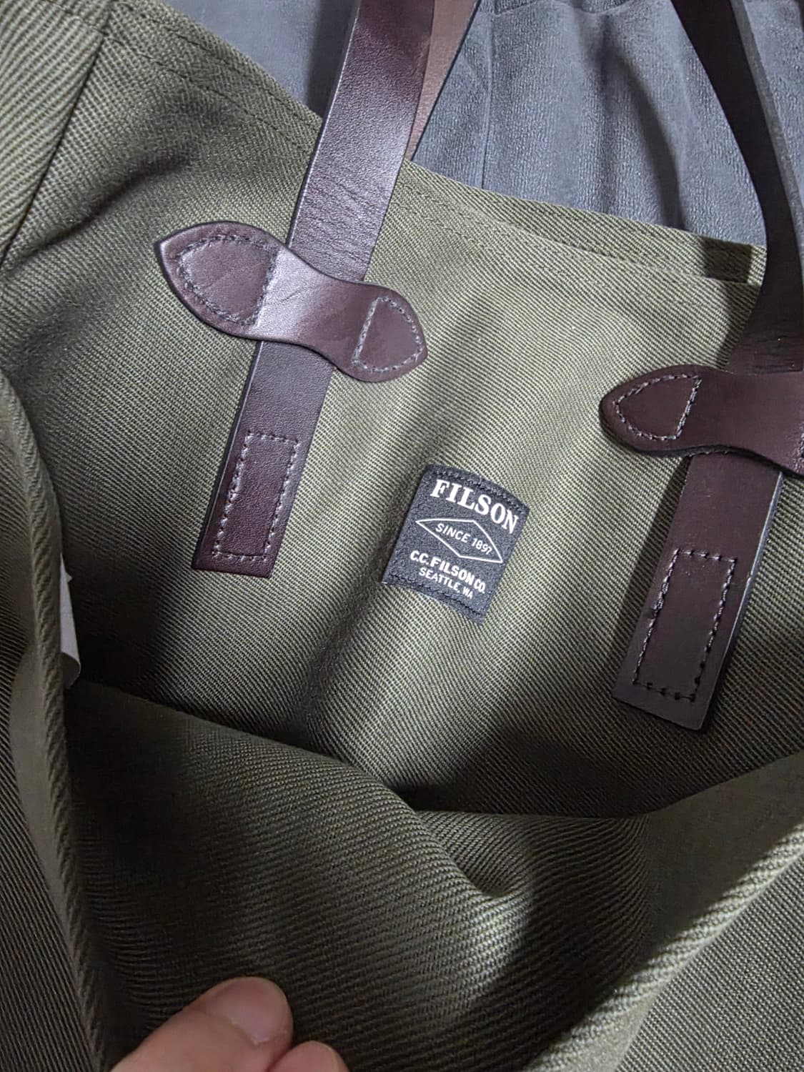 필슨 FILSON 숄더백 카키 캔버스 소재 / 사용감 적음 상품이미지5