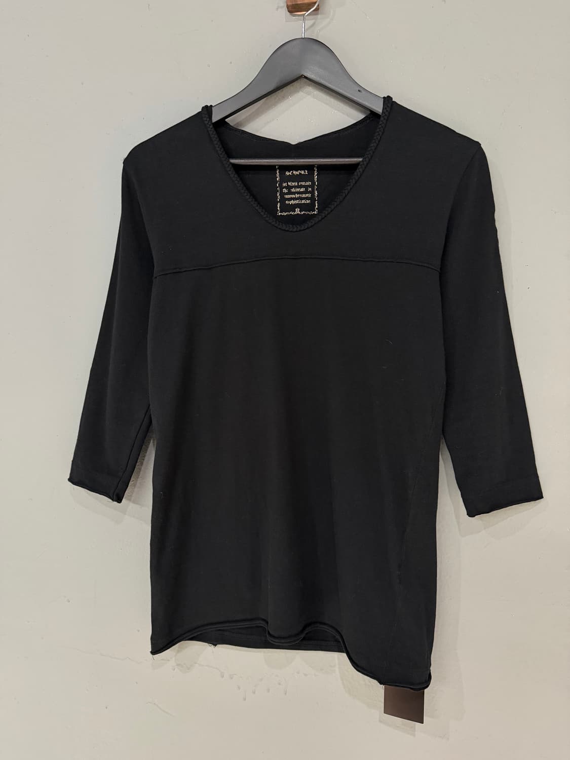 back printing v-neck sleeve top 상품이미지5