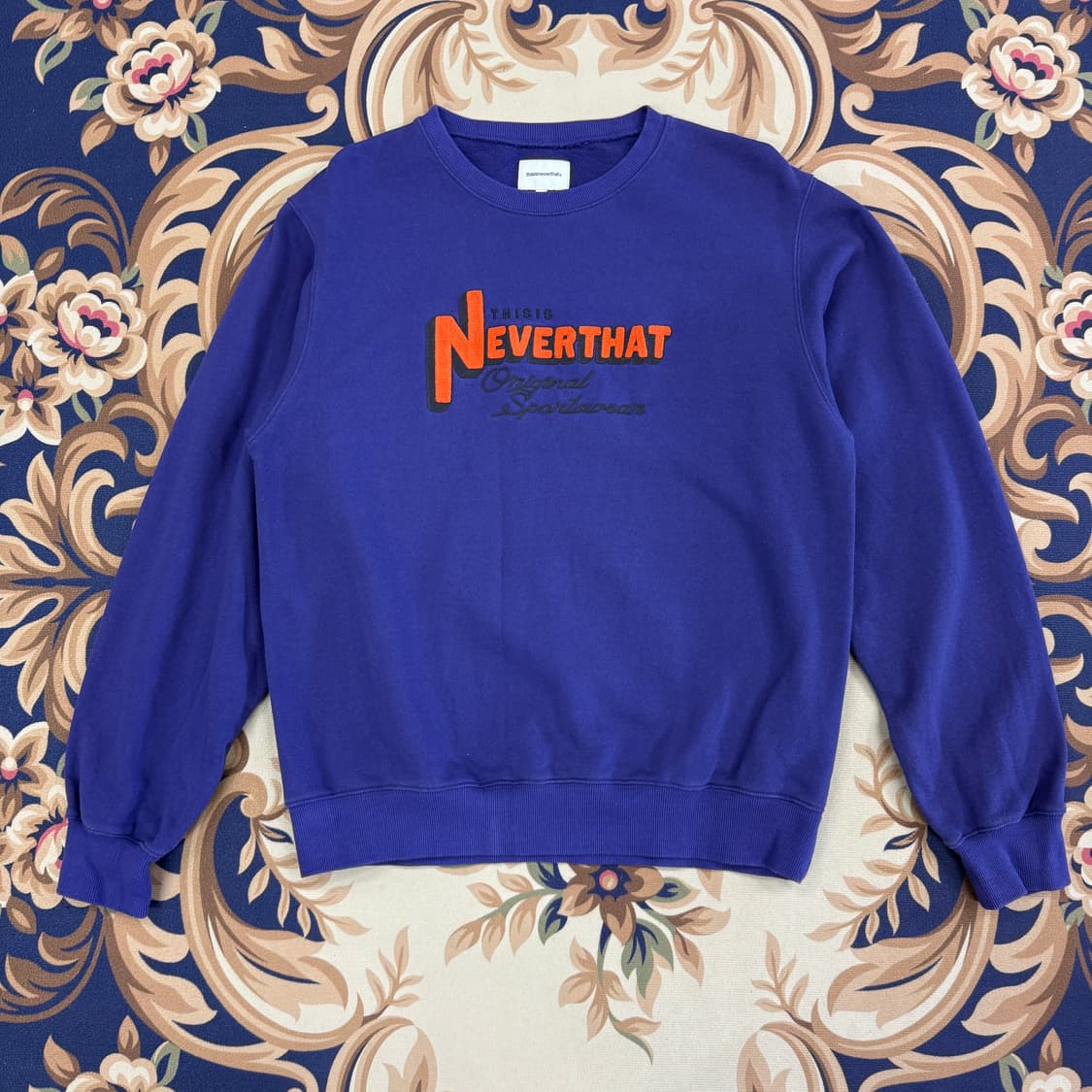 (M)디스이즈 네버댓 스펠아웃 맨투맨(퍼플) 상품이미지1