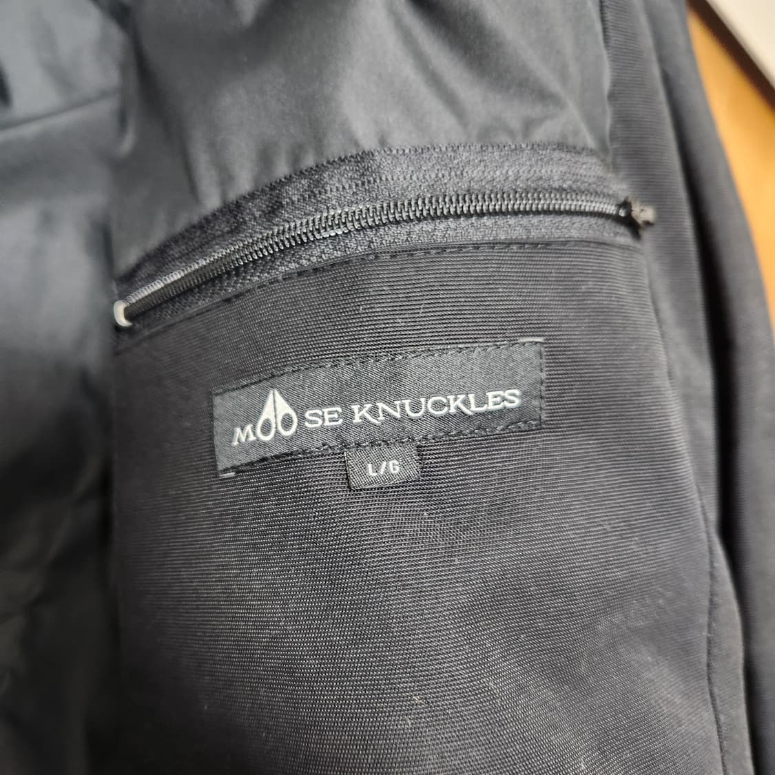 여성 무스너클 서스캐처원 롱패딩 블랙 폭스퍼 L 상품이미지6