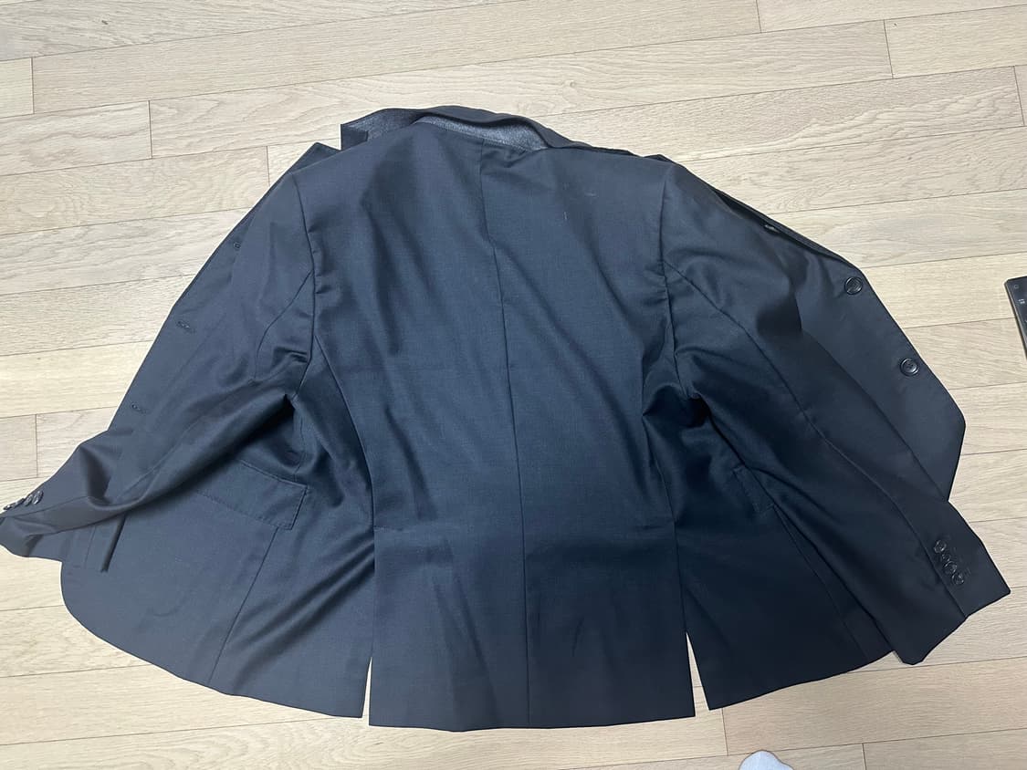 베베옴므 톰브라운맛 차콜 수트  상품이미지4