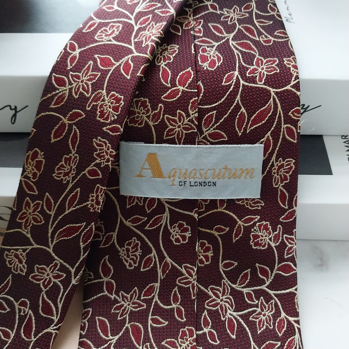 아쿠아스큐텀 실크 버건디 플라워 넥타이 9.7cm A+등급 K1191
 상품이미지6