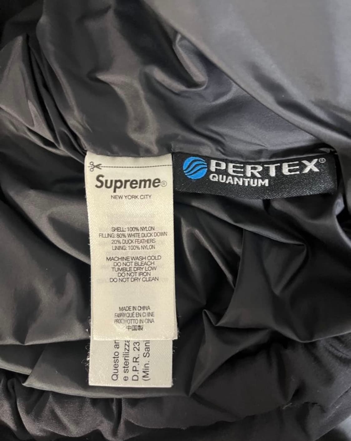 슈프림 페더웨이트 다운 자켓 블랙 - 21FW 상품이미지4