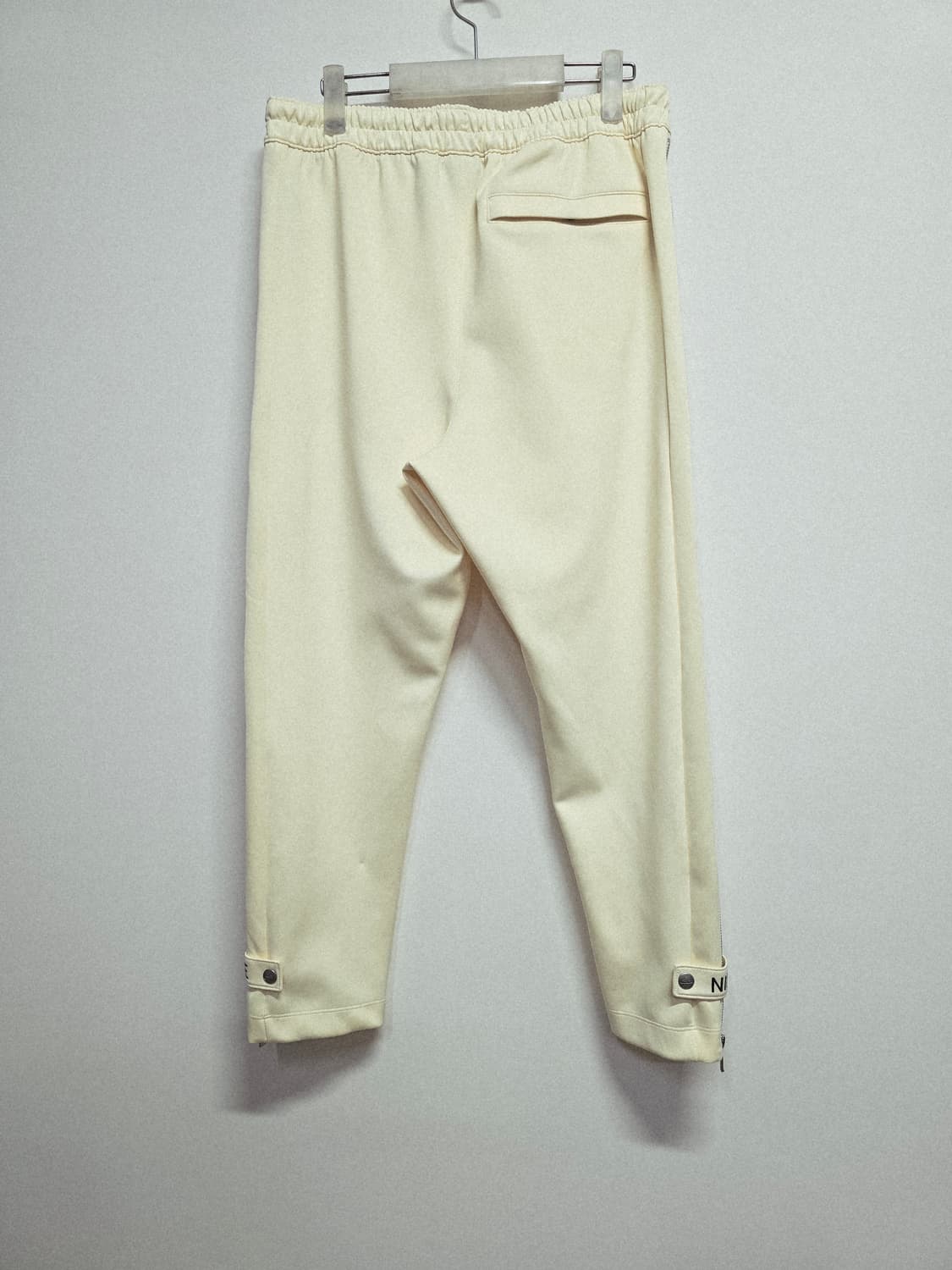 나이키 맨즈 스포츠웨어 트랙 팬츠 지퍼 디테일 상품이미지4