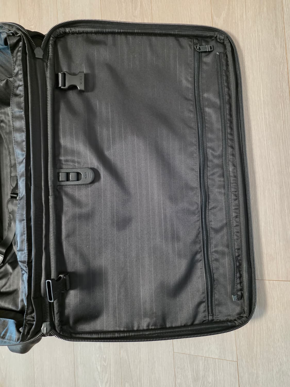 투미 2휠 확장형 캐리어 (정품# 22922DH)

 상품이미지9