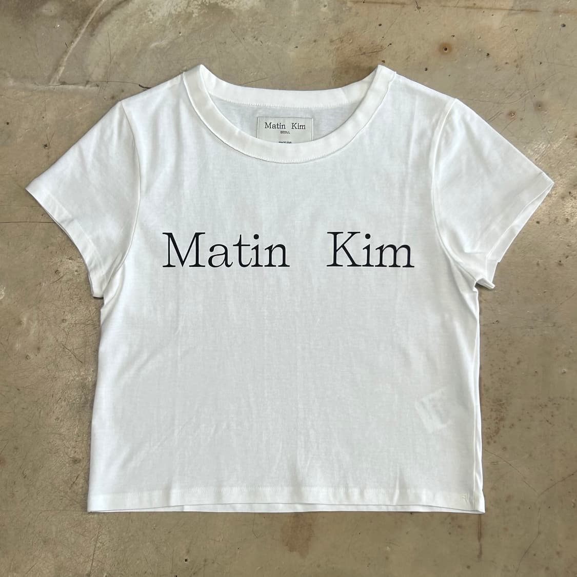S 새상품 마뗑킴 여성용 화이트 크롭 반팔티 상품이미지2
