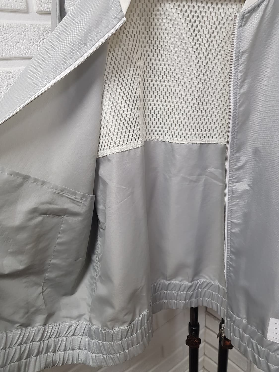 [2/100~105/정품] 톰브라운 4바 봄버자켓 상품이미지8