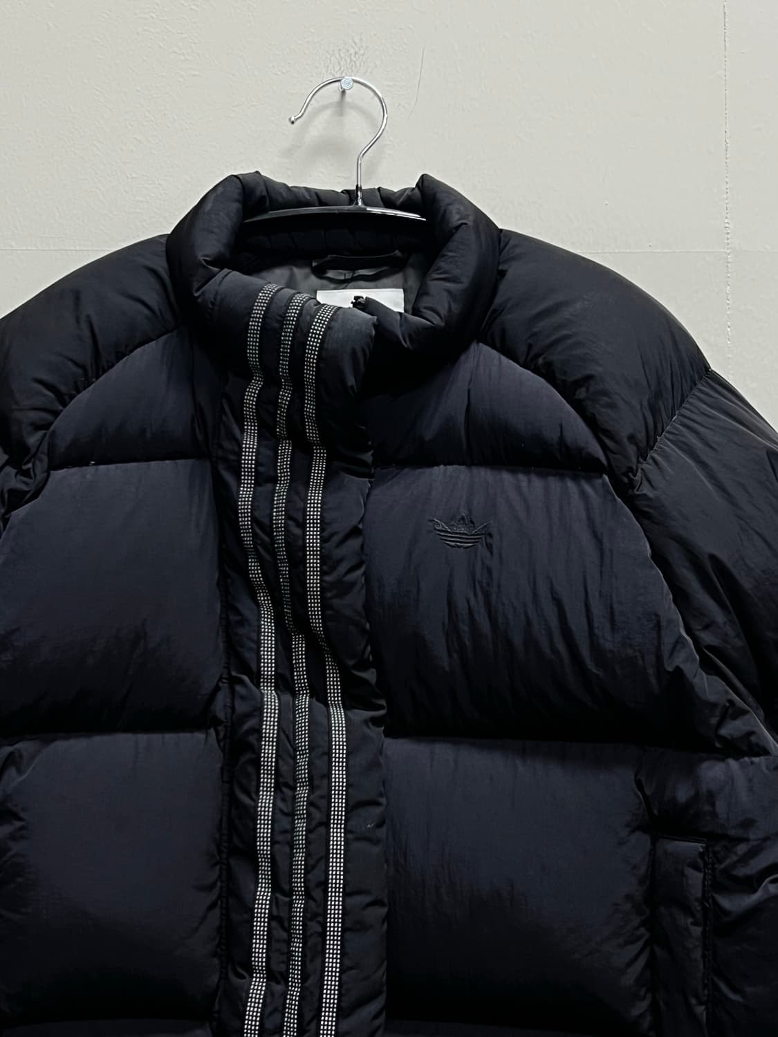 (XS) 아디다스 쇼트 다운 자켓 블랙 상품이미지3