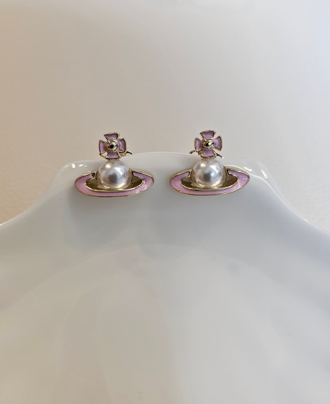 비비안웨스트우드 업사이클링 진주 핑크우주선 귀걸이 상품이미지1