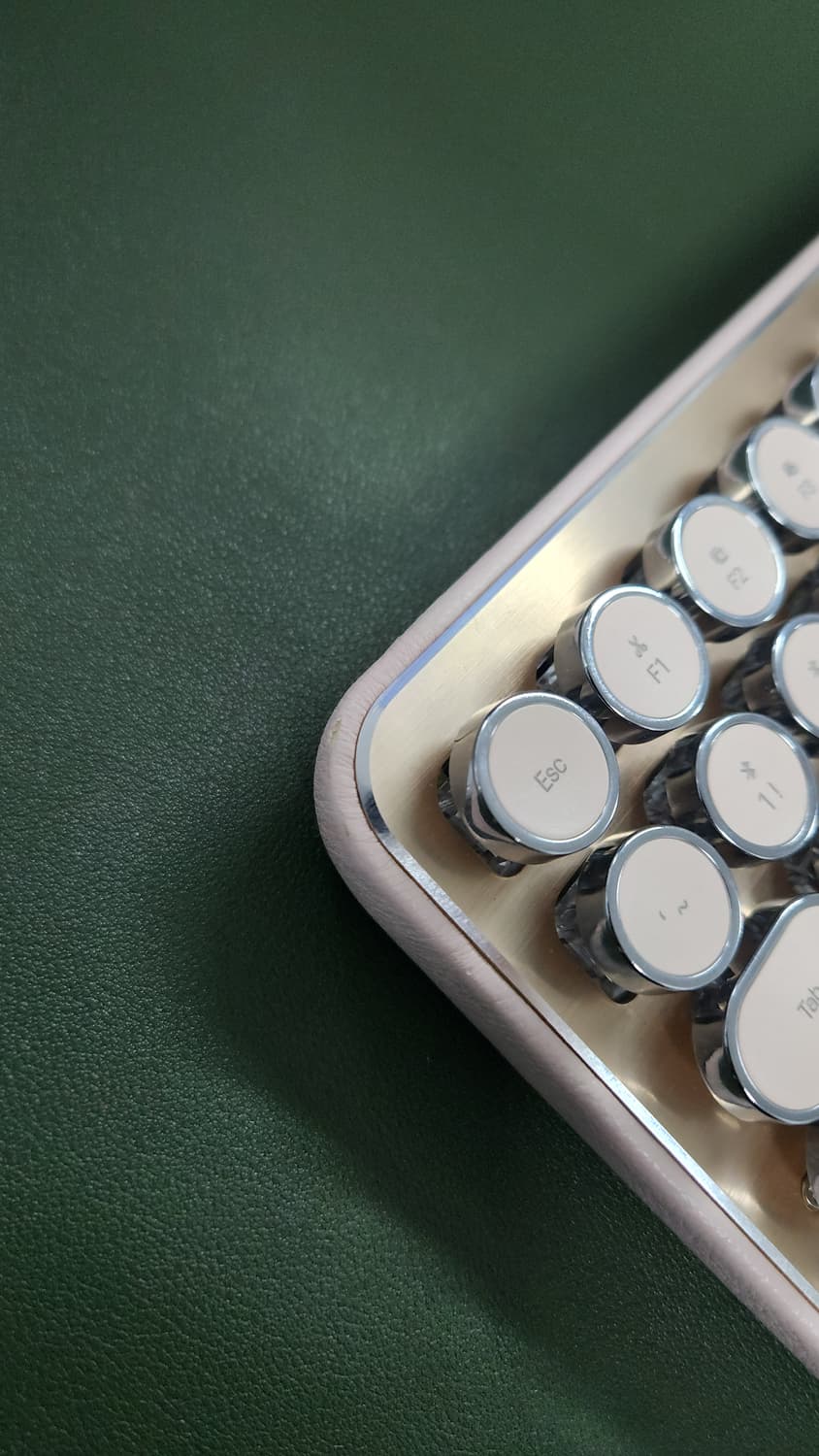 # 시로 그래피 감성 레트로 무선 기계식키보드 갈축 블루투스5.1 급처 상품이미지7