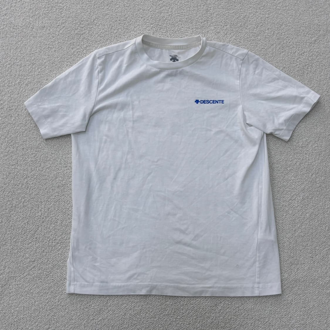 85 데상트 스몰로고 반팔 티셔츠 0310E 상품이미지1