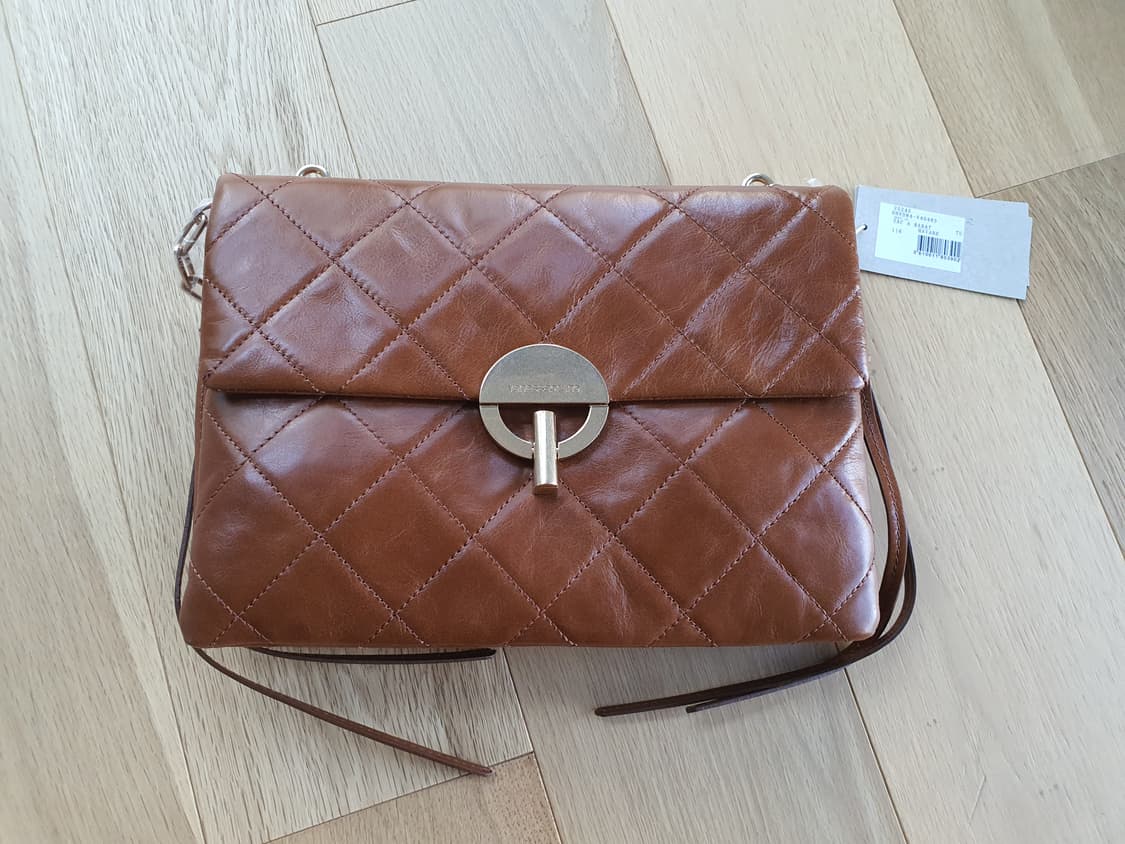 (새상품) 바네사브루노 메탈체인 문백  상품이미지6