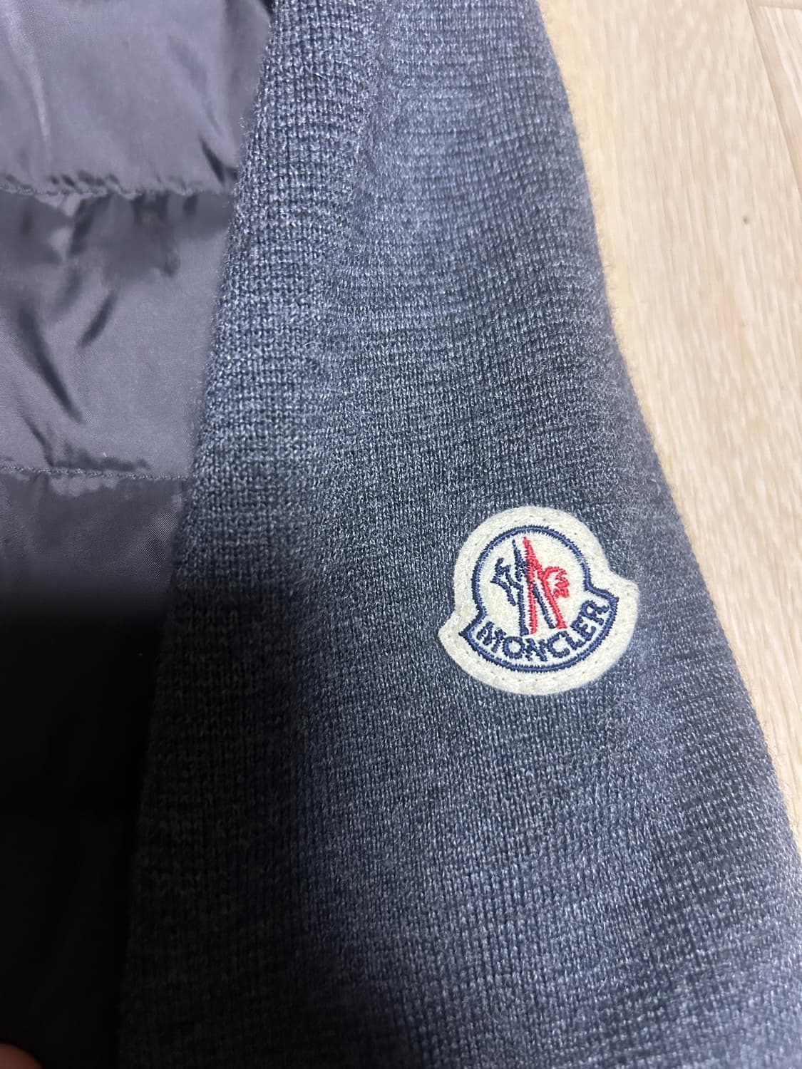 [새상품급, L] 몽클레어 트리콧 니트패딩 그레이 상품이미지3